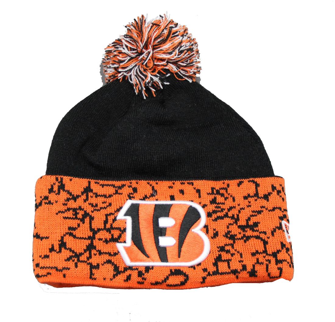 Black pompom beanie with embroidry logo